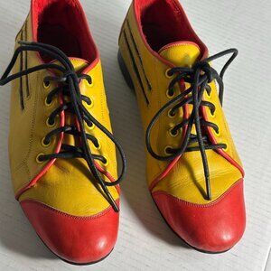 LADIES SIZE 7.5 ARFANGO LEATHER SHOES